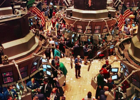 Wall Street cierra con ganancias tras subida del petróleo y comicios