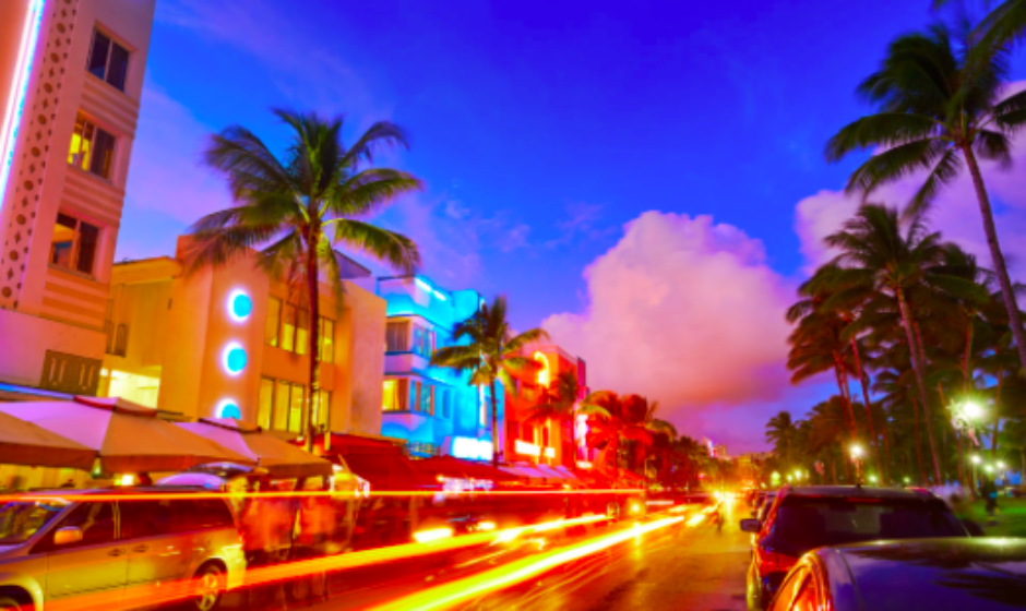 Miami Beach honra en un festival su legado de «art déco» tropical