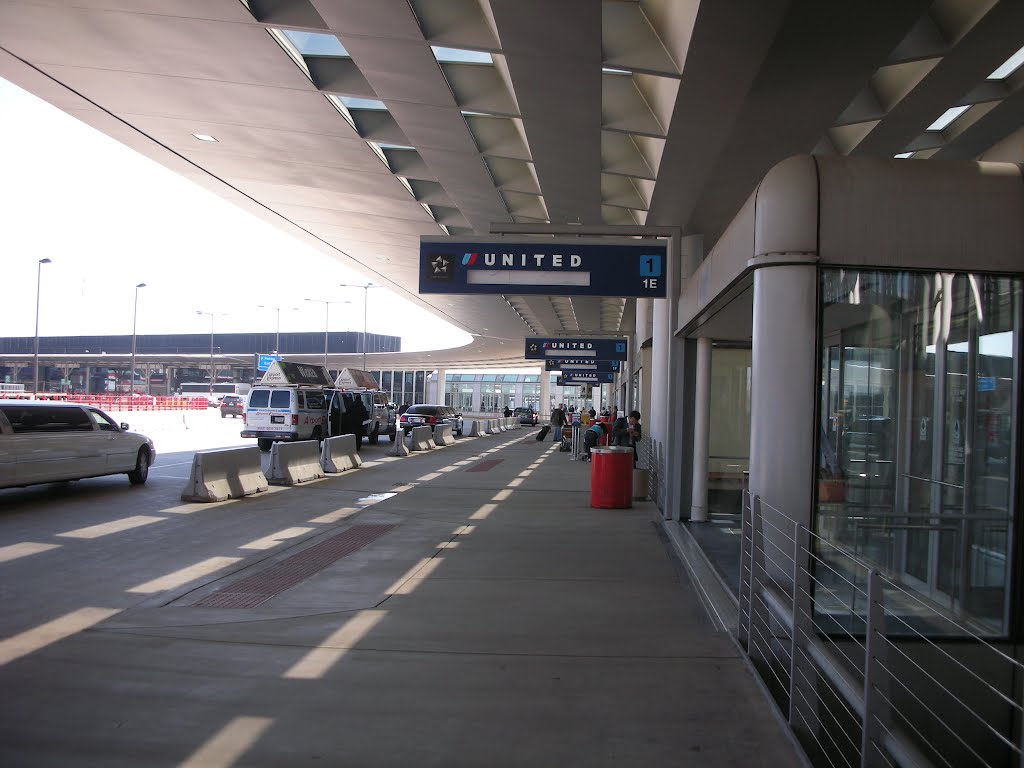 Hombre se pasa 3 meses escondido en un aeropuerto por miedo a la covid