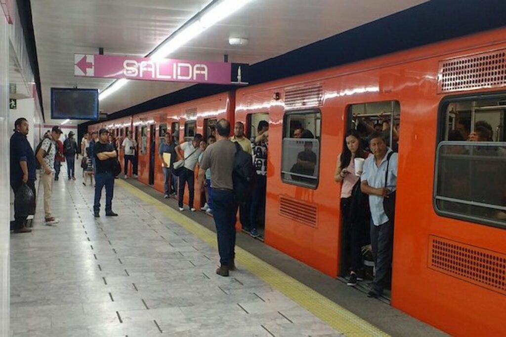 Línea 1 del metro de Ciudad de México reinicia operaciones tras incendio