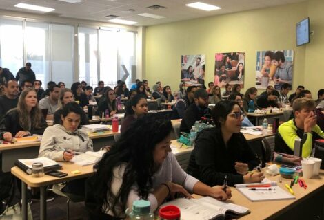 Académicos piden evaluaciones en idioma nativo a estudiantes inmigrantes en EEUU