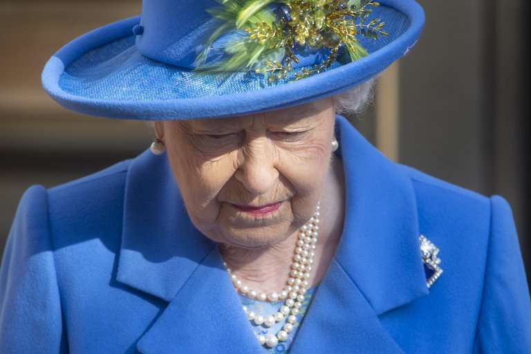Buckingham niega que Isabel II influyese para no revelar su fortuna privada