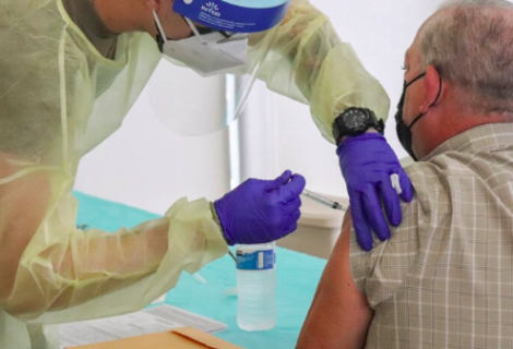 Puerto Rico vacunará contra el covid-19 sólo a mayores de 65 años dentro de un mes