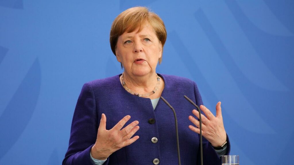 Merkel se reúne con las farmacéuticas entre señales de alivio a medio plazo