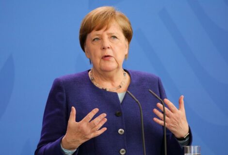 Merkel se reúne con las farmacéuticas entre señales de alivio a medio plazo