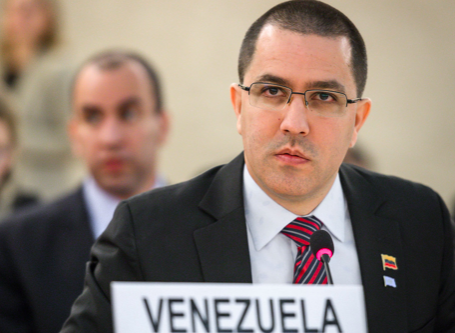Gobierno de Maduro pide a EEUU levantar las sanciones tras aprobar el TPS