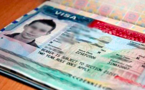 COVID-19 y políticas de Trump demoraron trámites de visas
