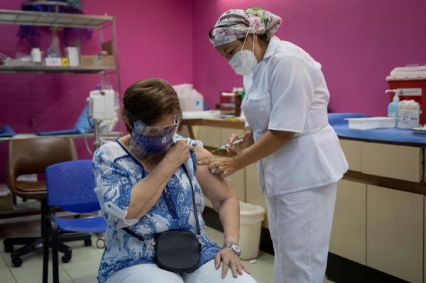 Empresas privadas de Venezuela buscan importar vacunas contra la covid-19