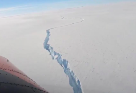 Iceberg gigante se desprende de la Antártida