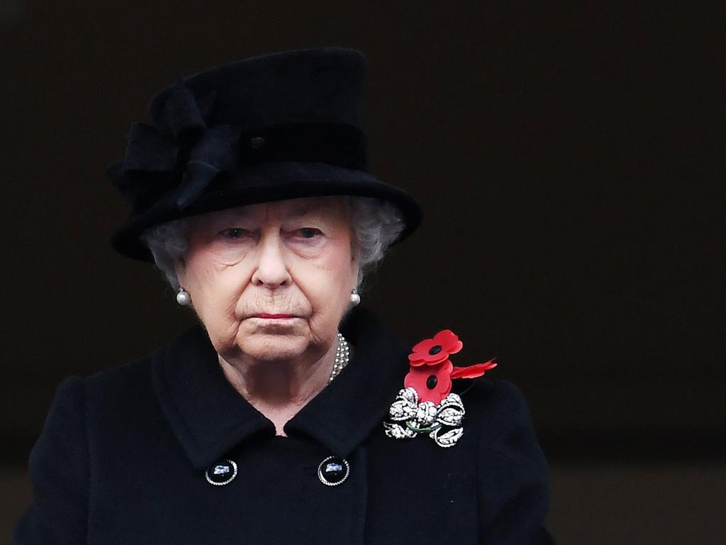 Isabel II cumple compromiso tras la muerte del duque