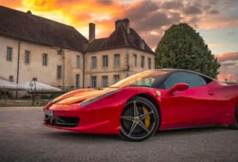 Ferrari lanzará su primer modelo eléctrico en 2025