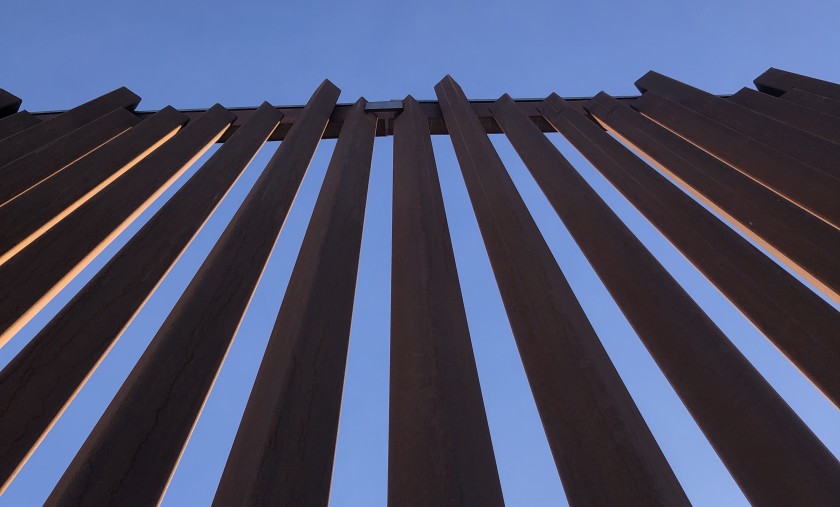 Arizona demanda al Gobierno por frenar construcción del muro