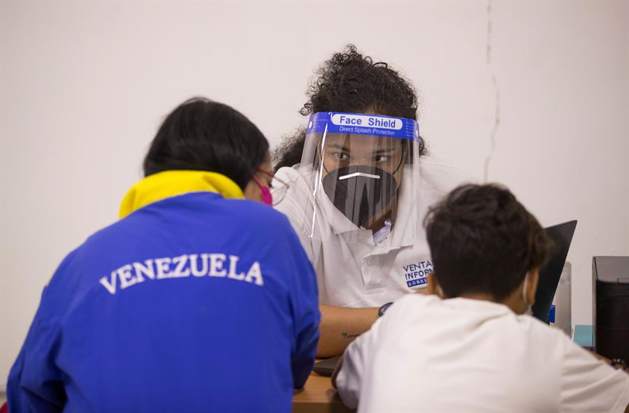 Venezolanos son regularizados en República Dominicana