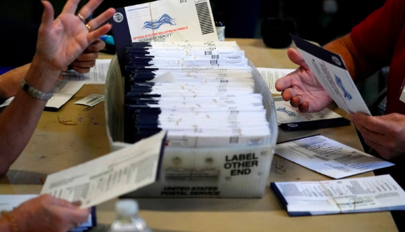 Senado de Florida aprueba medida para cambios al voto electoral por correo