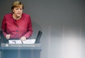 Merkel pide un toque de queda para una Alemania presa del covid-19
