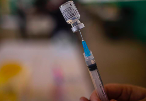 Pfizer detecta vacunas falsas contra la covid en México y Polonia