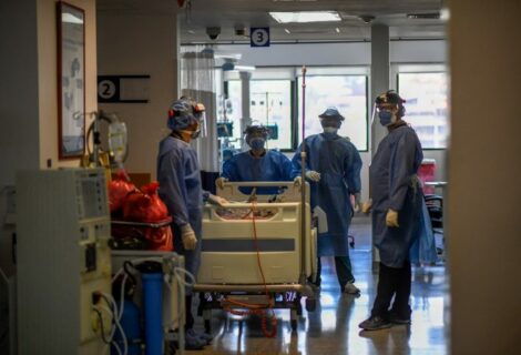 OMS advierte de aumento de hospitalizaciones por variante Ómicron