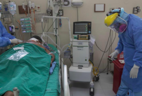 Mueren 15 trabajadores sanitarios más en Venezuela por la covid-19, según ONG