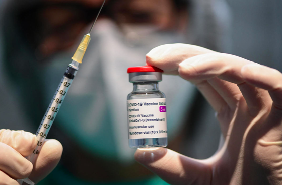 Canadá se niega a suspender el uso de la vacuna de AstraZeneca