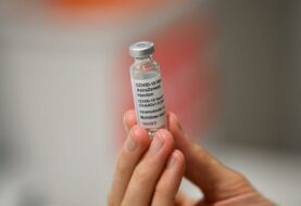 EE.UU enviará 60 millones de vacunas de AstraZeneca a otros países
