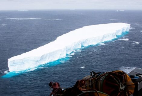 Iceberg más grande del mundo se desprende de la Antártida