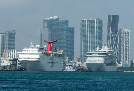 Carnival aspira a reanudar cruceros en Florida