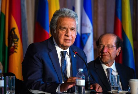 Moreno pide a líderes cerrar filas en defensa de la democracia