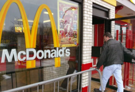 McDonald's, Coca Cola y Starbucks suspenden operaciones en Rusia