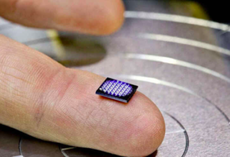 El chip ordenador más pequeño del mundo lo tiene IBM