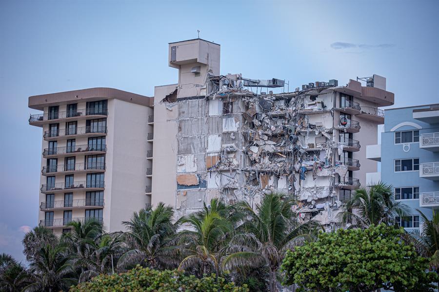 Hay 51 desaparecidos tras el derrumbe en Miami Beach