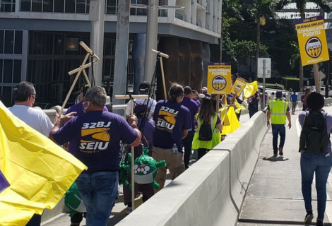 Trabajadores de limpieza de Miami protestan por mejoras