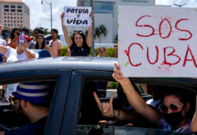 Biden evalúa opciones para facilitar internet a Cuba