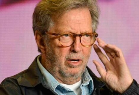 Clapton no dará shows en lugares donde exijan estar vacunado