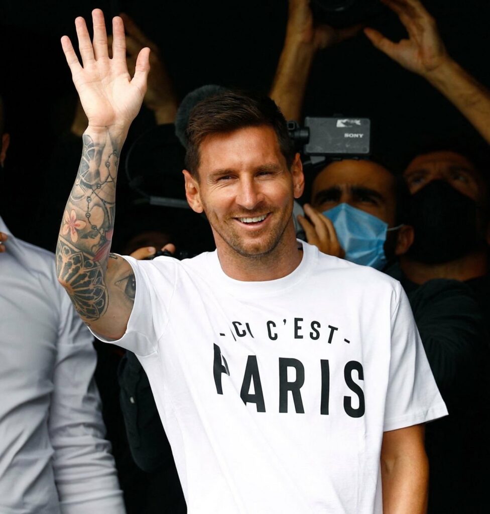Messi llegó a París y ya es jugador del PSG