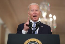 Biden se defiende por retirada de tropas en Afganistán