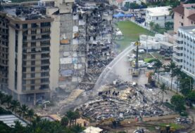 Postor hace oferta sobre sitio de edificio derrumbado en Miami