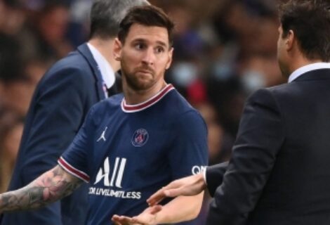 A Messi no le gustó ser sustituido contra el Lyon
