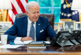 Biden firma una orden ejecutiva para proteger a la comunidad LGBTQ