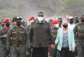 Maduro acusa a Colombia de infiltrar "grupos terroristas"