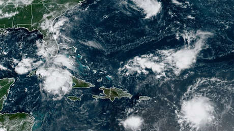 La tormenta tropical Alex avanza hacia Bermudas tras su paso por Florida y Cuba