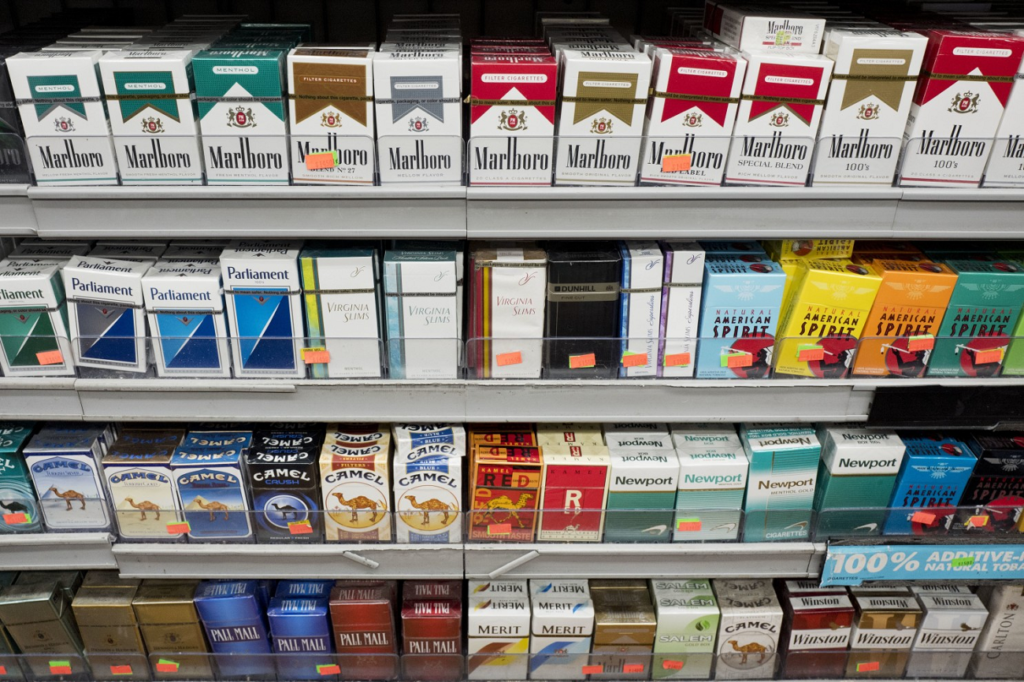 Venta de cigarrillos en EE.UU aumentó levemente