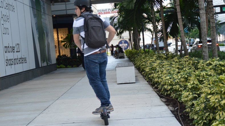 Miami vuelve a discutir el uso de patinetas
