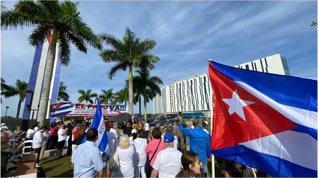 Rusia acusa a EEUU de intentar desestabilizar a Cuba
