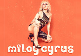 Miley Cyrus pide glamour a espectadores de su fiesta