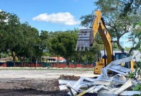 Miami busca reconstruir centro deportivo dólar a dólar