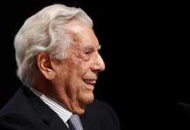 Vargas Llosa hace votos para el cambio en Cuba