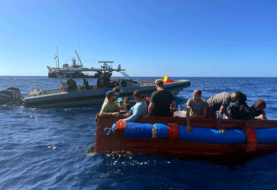 Guardacostas rescatan a 19 cubanos cerca de Florida