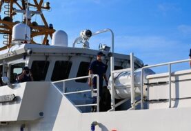 Intercepta la Guardia Costera de EU velero con 191 migrantes