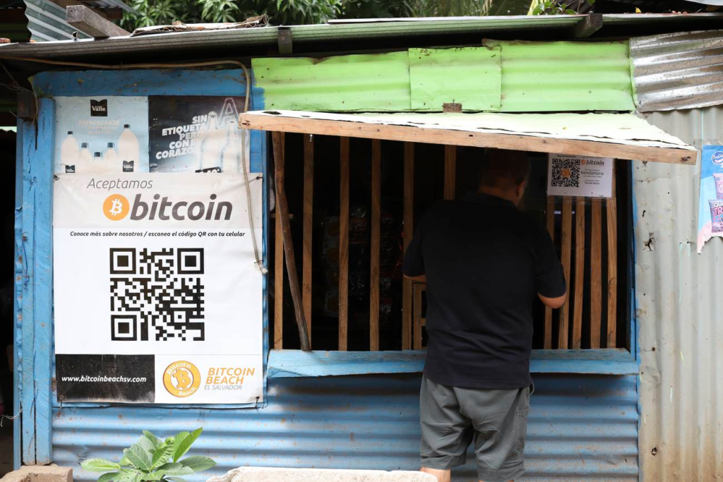 FMI insta a El Salvador a dejar de usar el Bitcoin