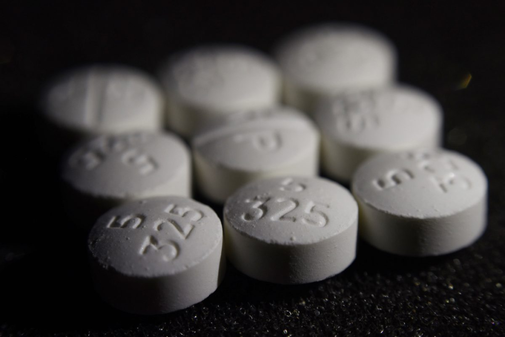 Endo anuncia acuerdo millonario con Florida en caso de opioides